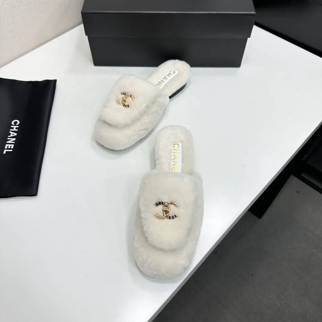 Women's Slippers CHANEL 18436112
