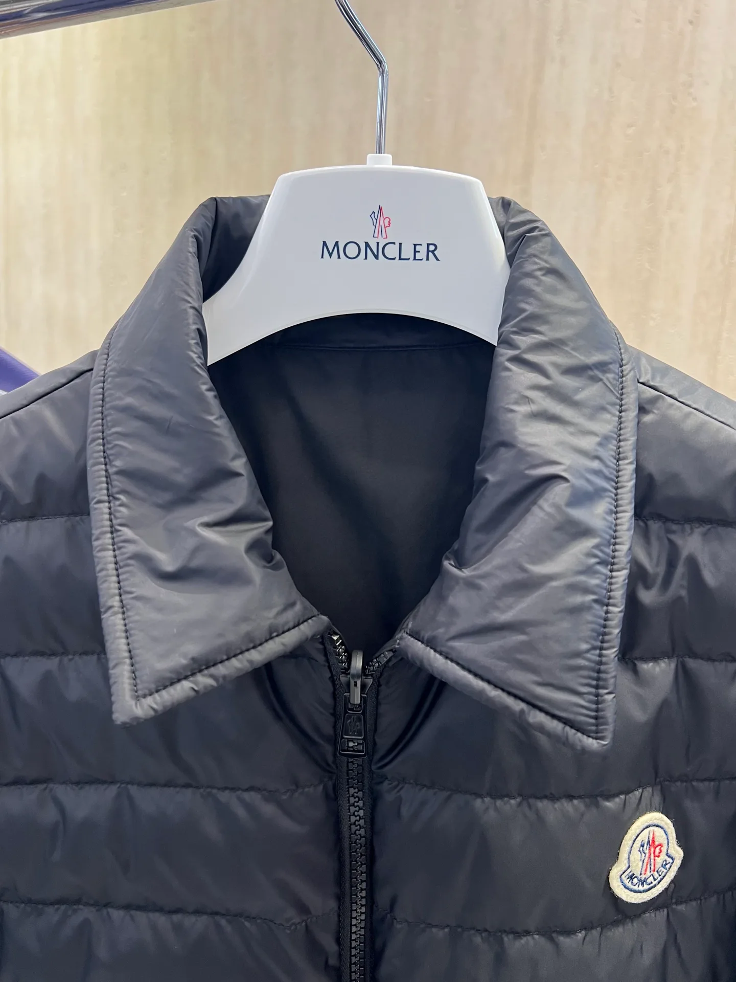 Men's Jackets And Down Jackets MONCLER 18330397