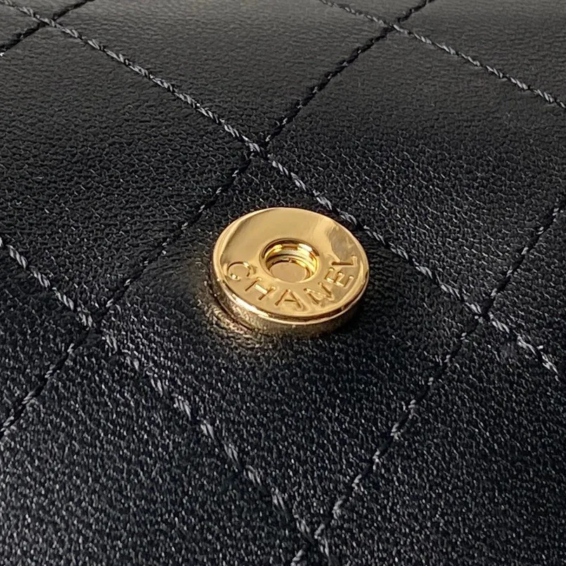 Women's Classic Handbags CHANEL 18207946