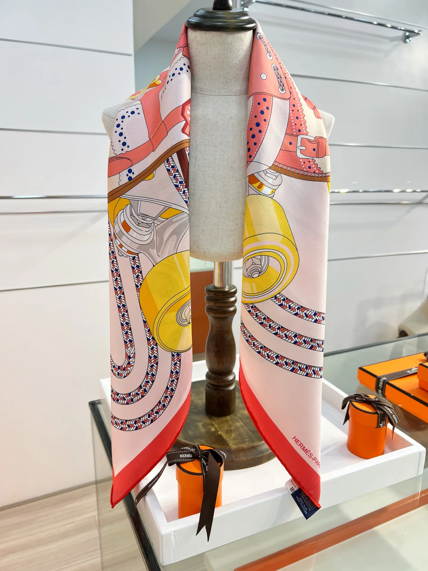 Silk Scarves HERMES 17991634