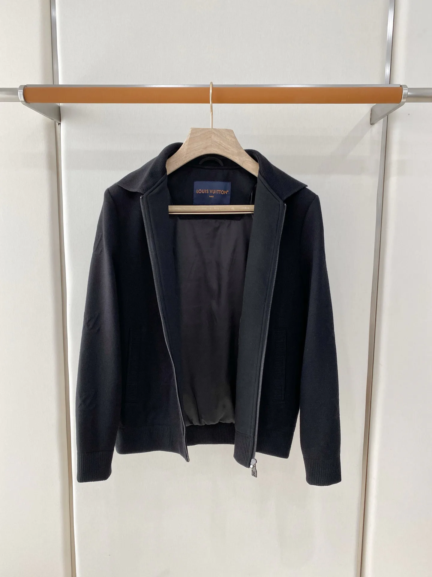 Men's Jackets And Down Jackets LOUIS VUITTON 18368828