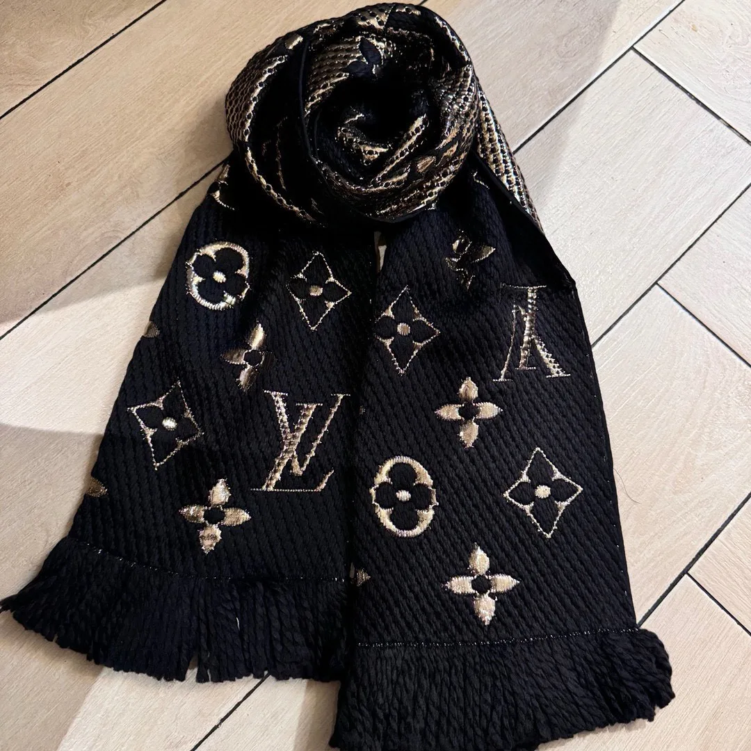 Scarves LOUIS VUITTON 18002695
