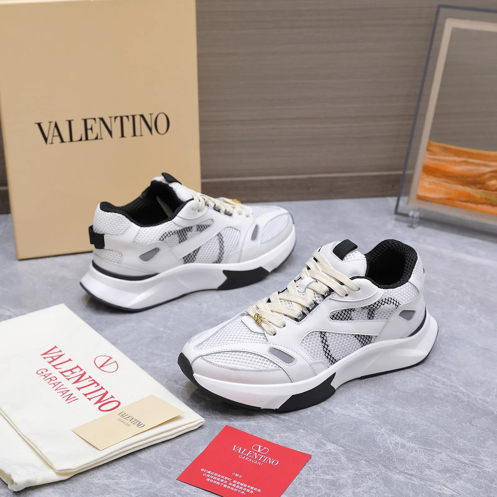 Men's Sneakers VALENTINO 17604595