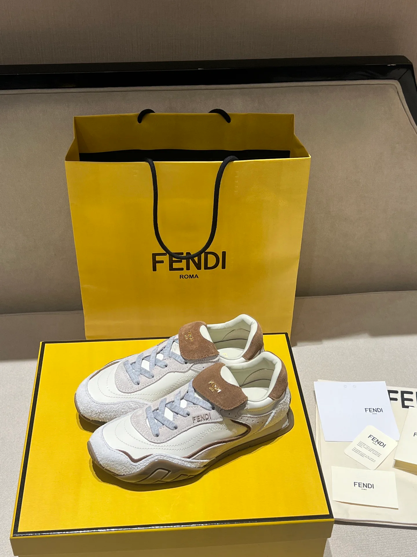 Women's Sneakers FENDI 18020716