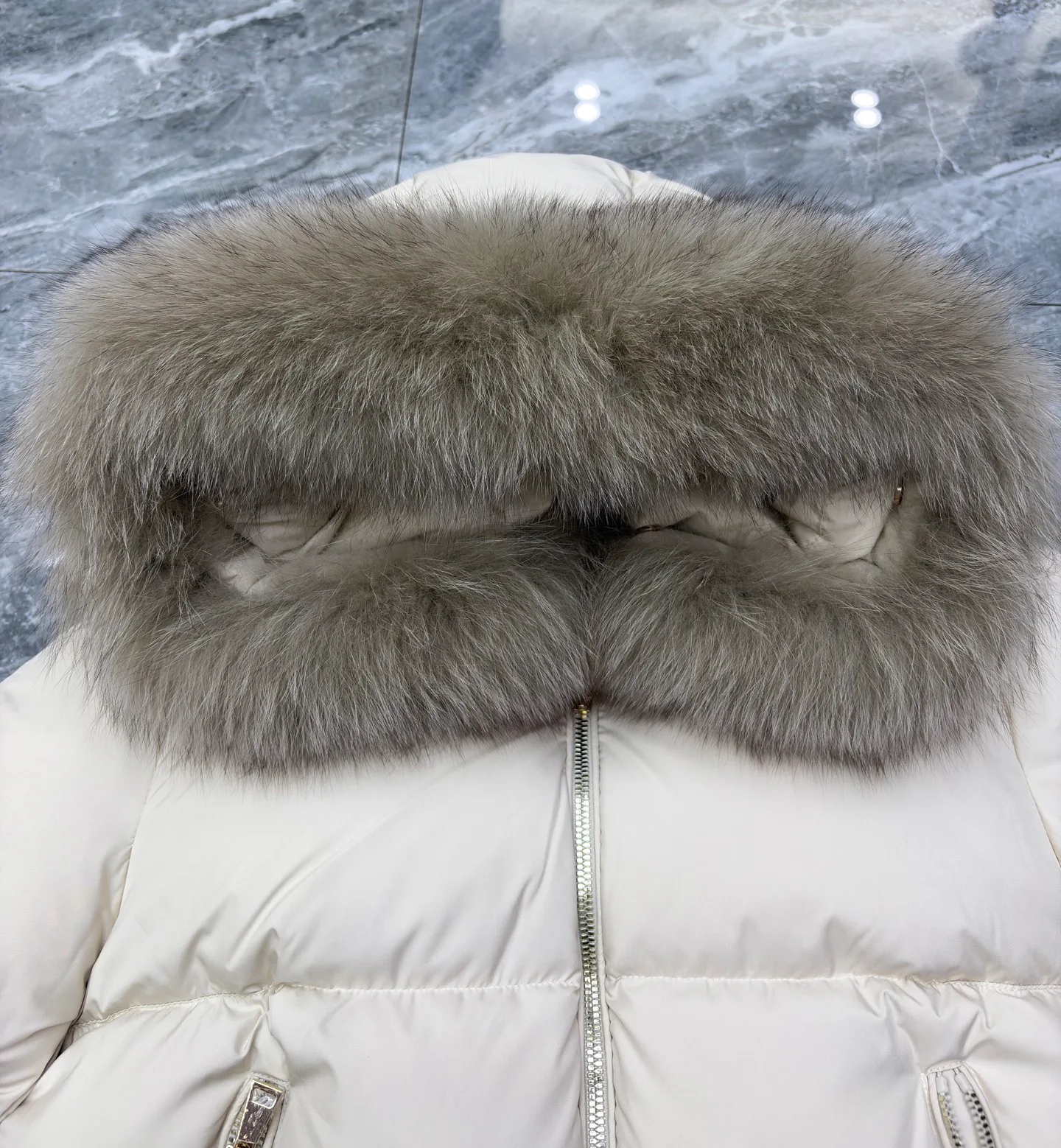 Women's Jackets And Down Jackets MONCLER 17830624