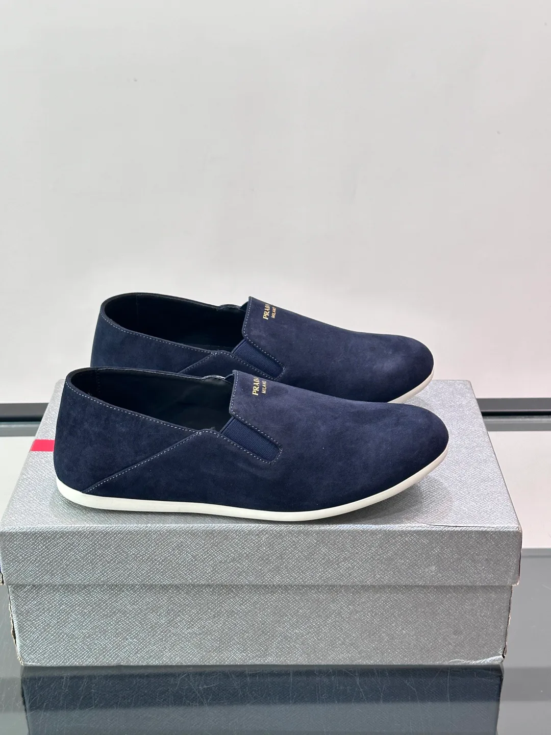 Men's Loafers And Dress Shoes PRADA 18079426