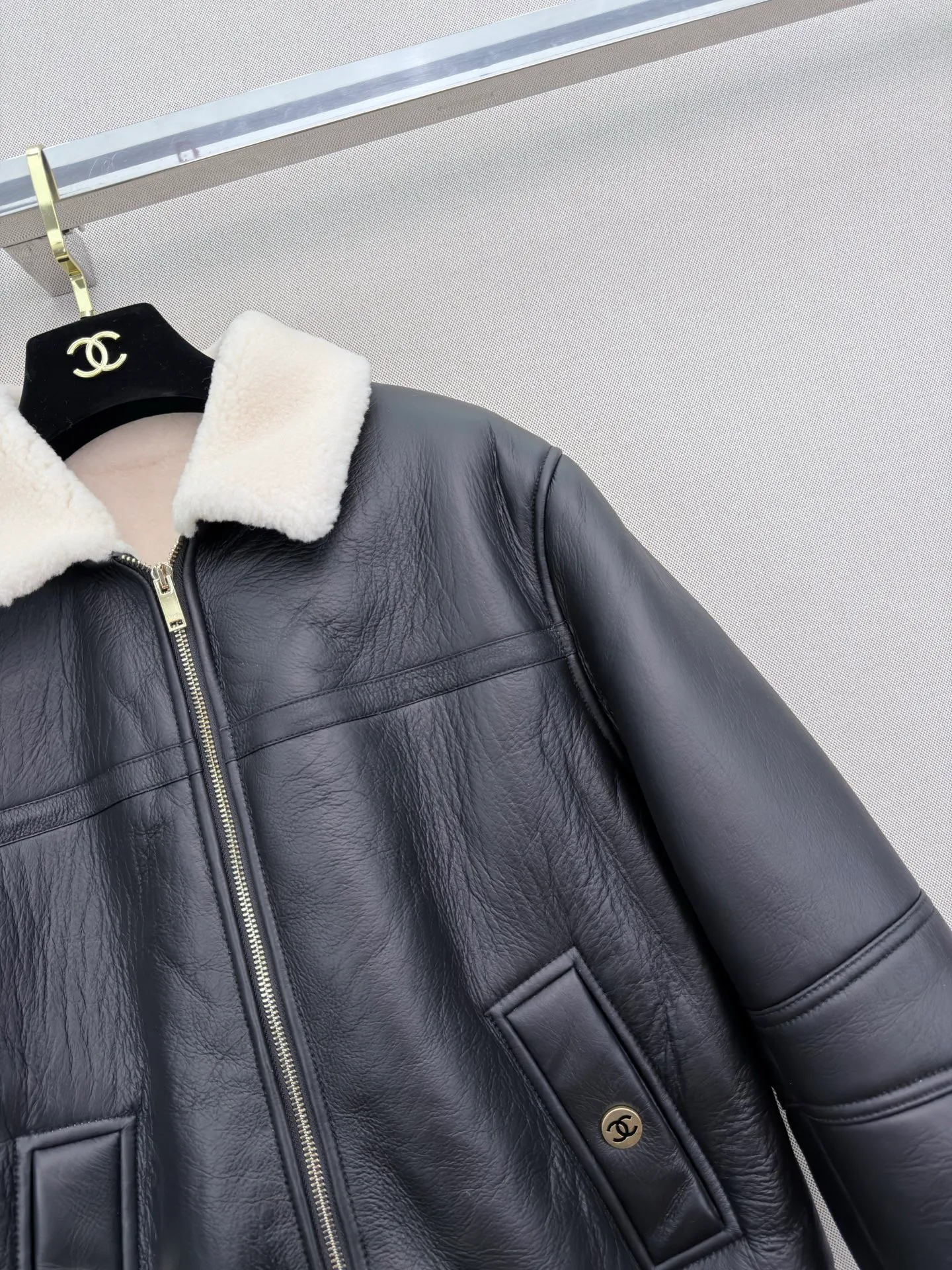 Women's Leather Jackets And Sheepskin Coats CHANEL 18138046