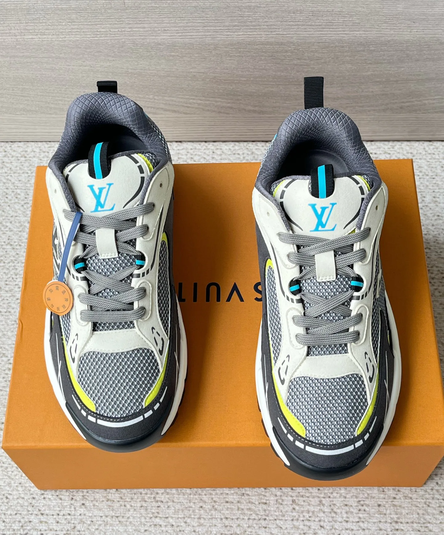 Men's Sneakers LOUIS VUITTON 17972106