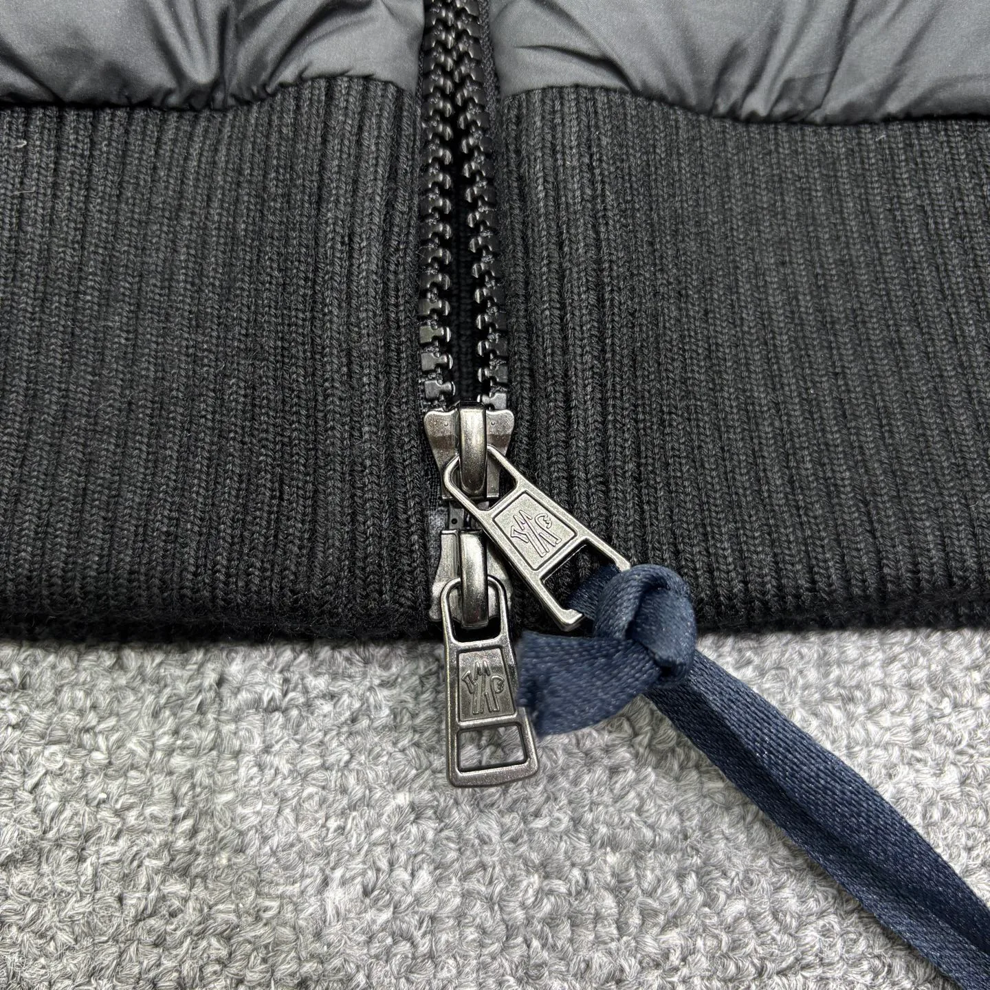 Women's Jackets And Down Jackets MONCLER 18386602