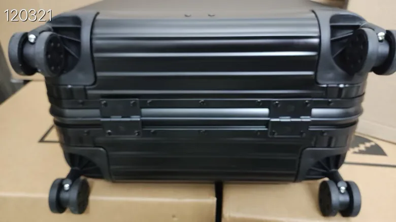 Чемоданы Rimowa 18667631