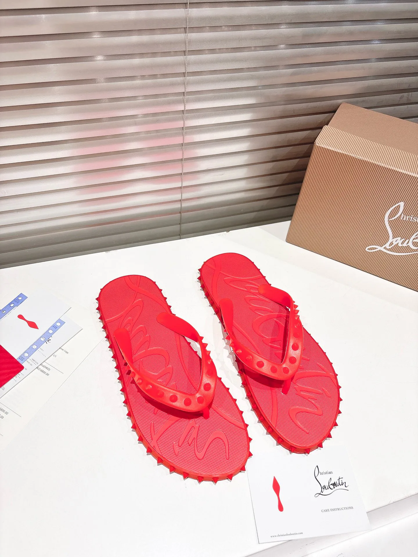Women's Flip-Flops CHRISTIAN LOUBOUTIN 17604586