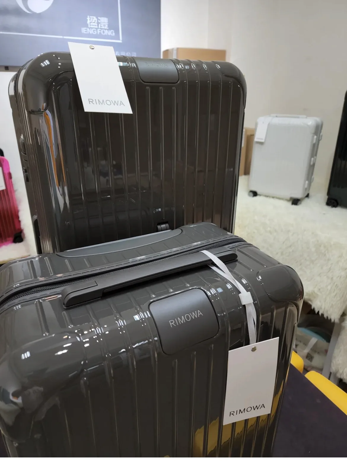 Suitcases RIMOWA 18414830