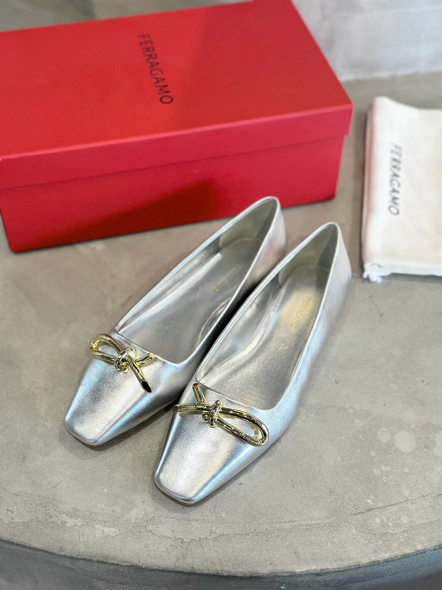 Women's Ballet Flats SALVATORE FERRAGAMO 17837962