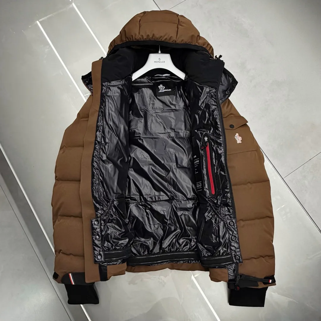 Men's Jackets And Down Jackets MONCLER 17418460