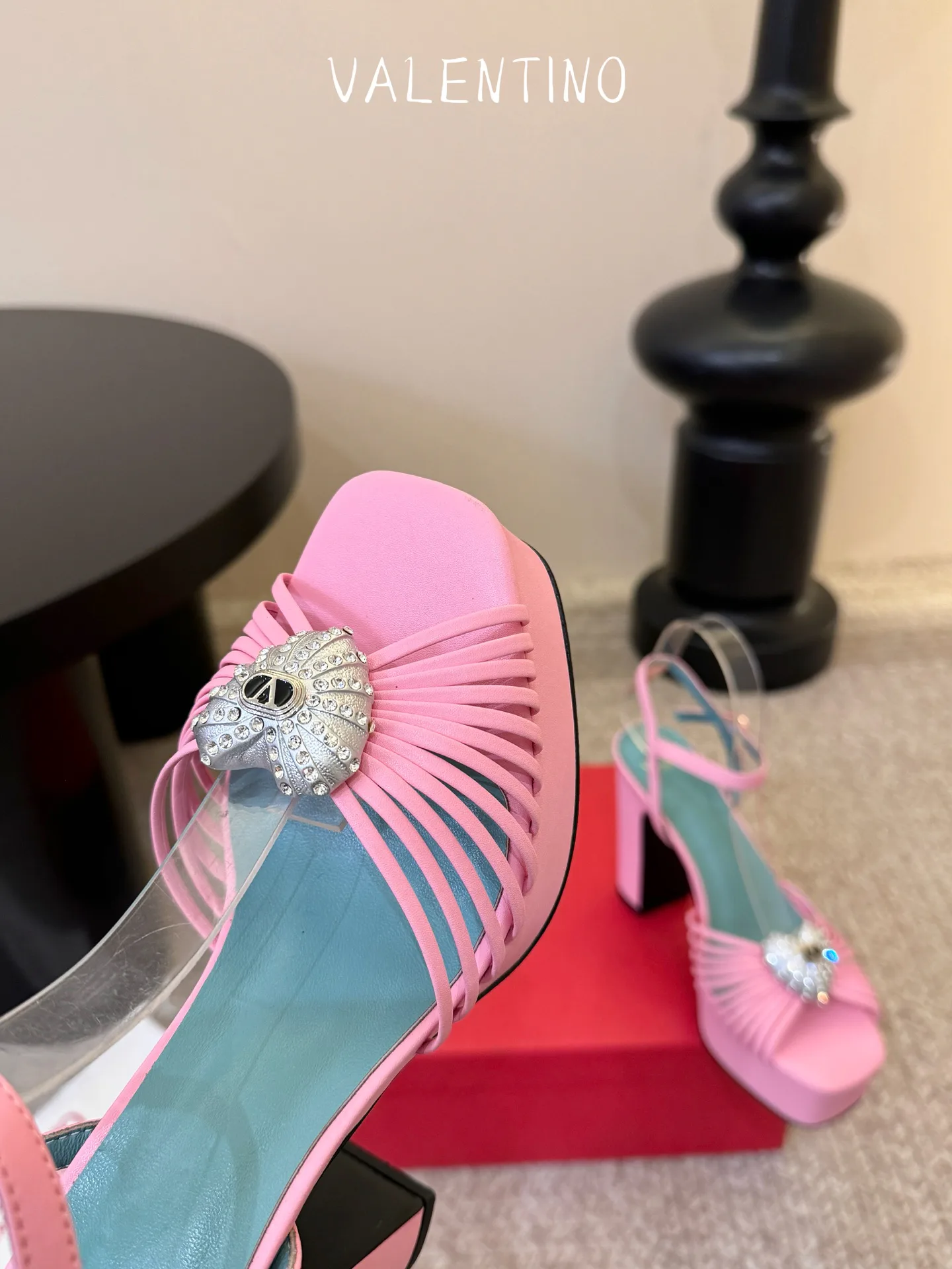 Women's Open-Toe Sandals VALENTINO 17396952