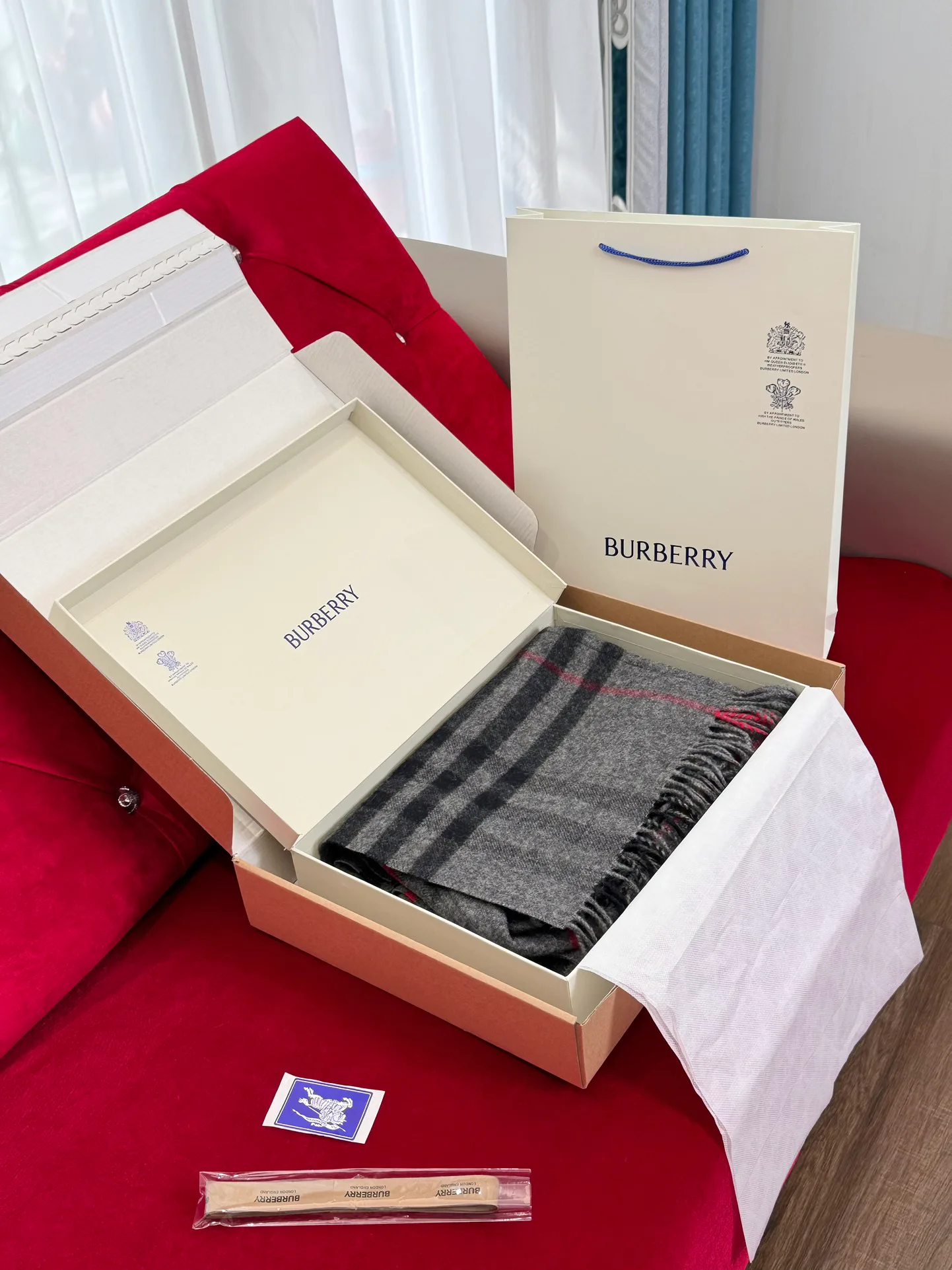 Scarves BURBERRY 18287602