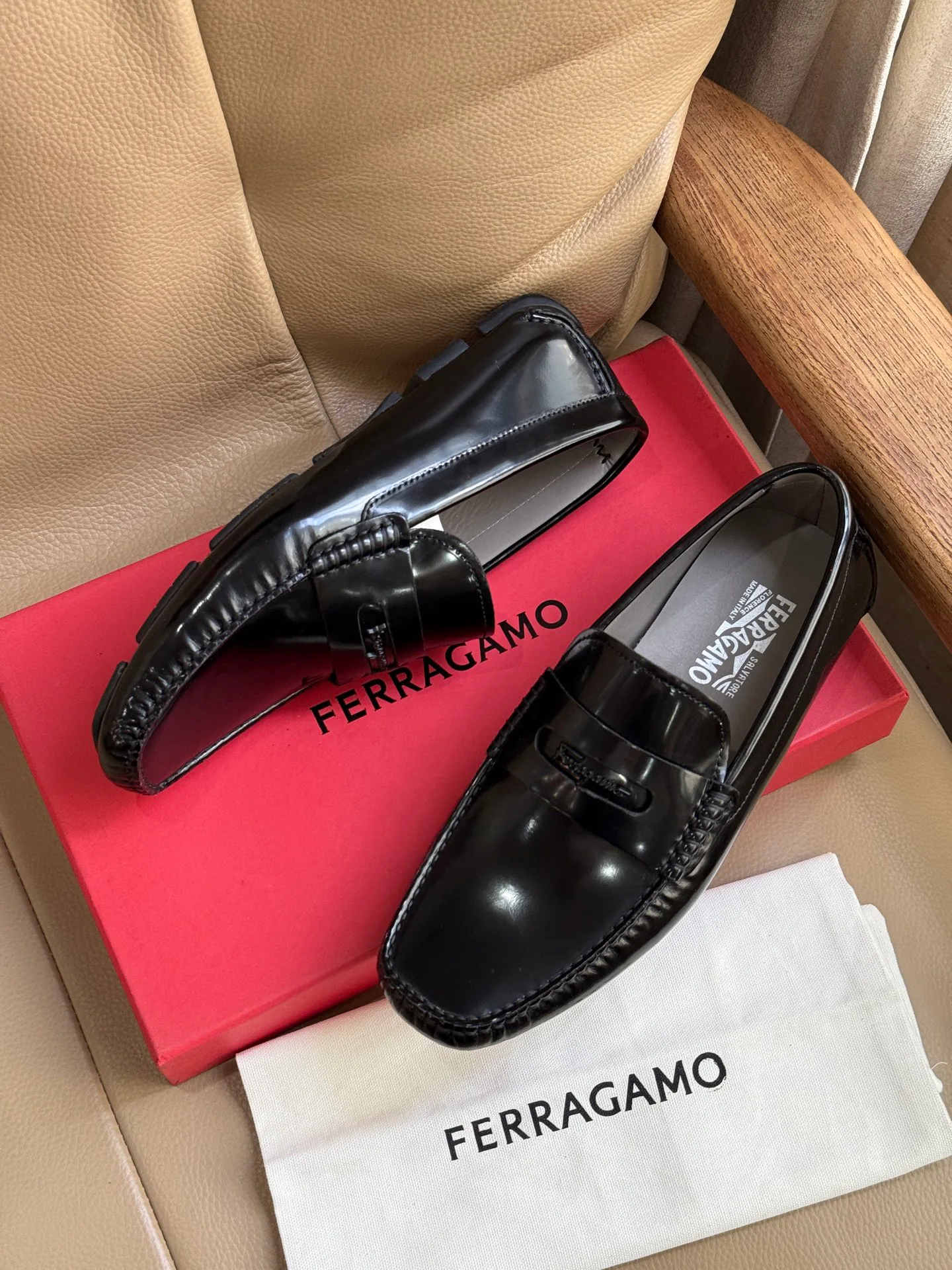 Men's Loafers And Dress Shoes SALVATORE FERRAGAMO 18117116