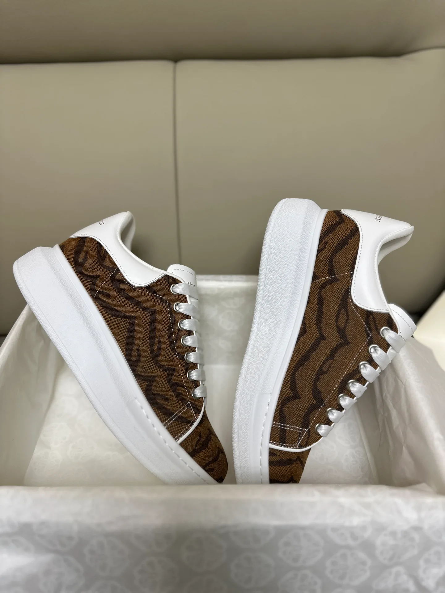 Кроссовки Женские Alexander Mcqueen 18616763