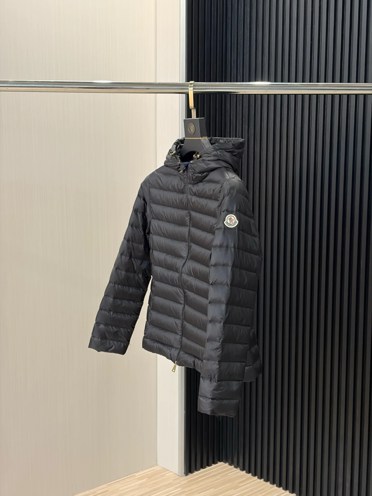 Men's Jackets And Down Jackets MONCLER 18231138
