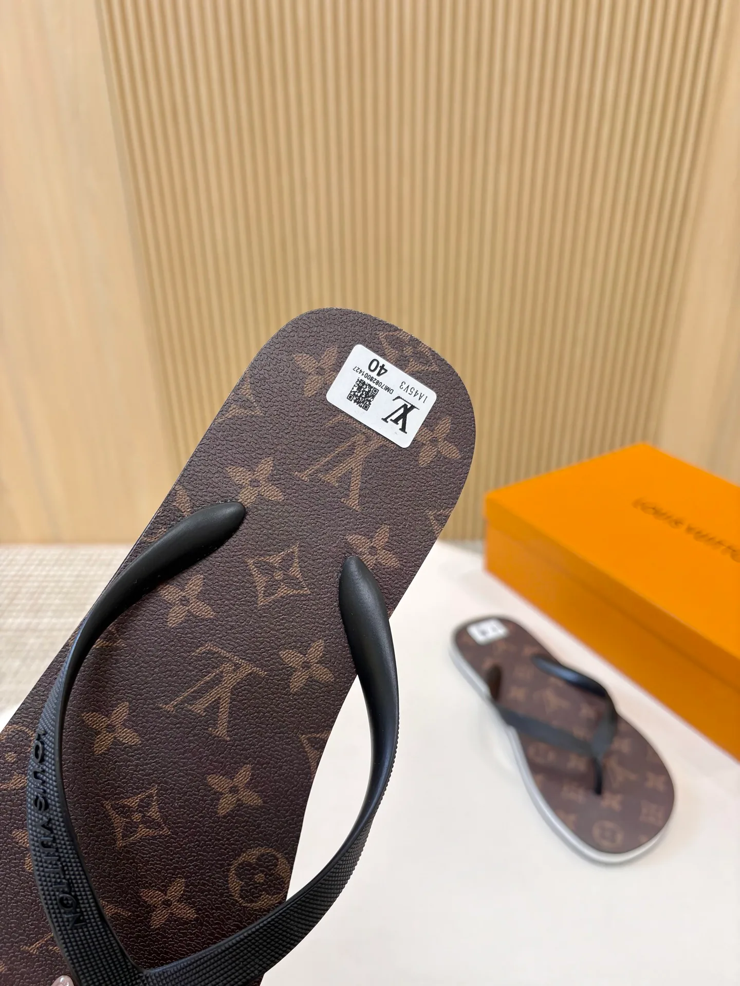 Women's Flip-Flops LOUIS VUITTON 18025534