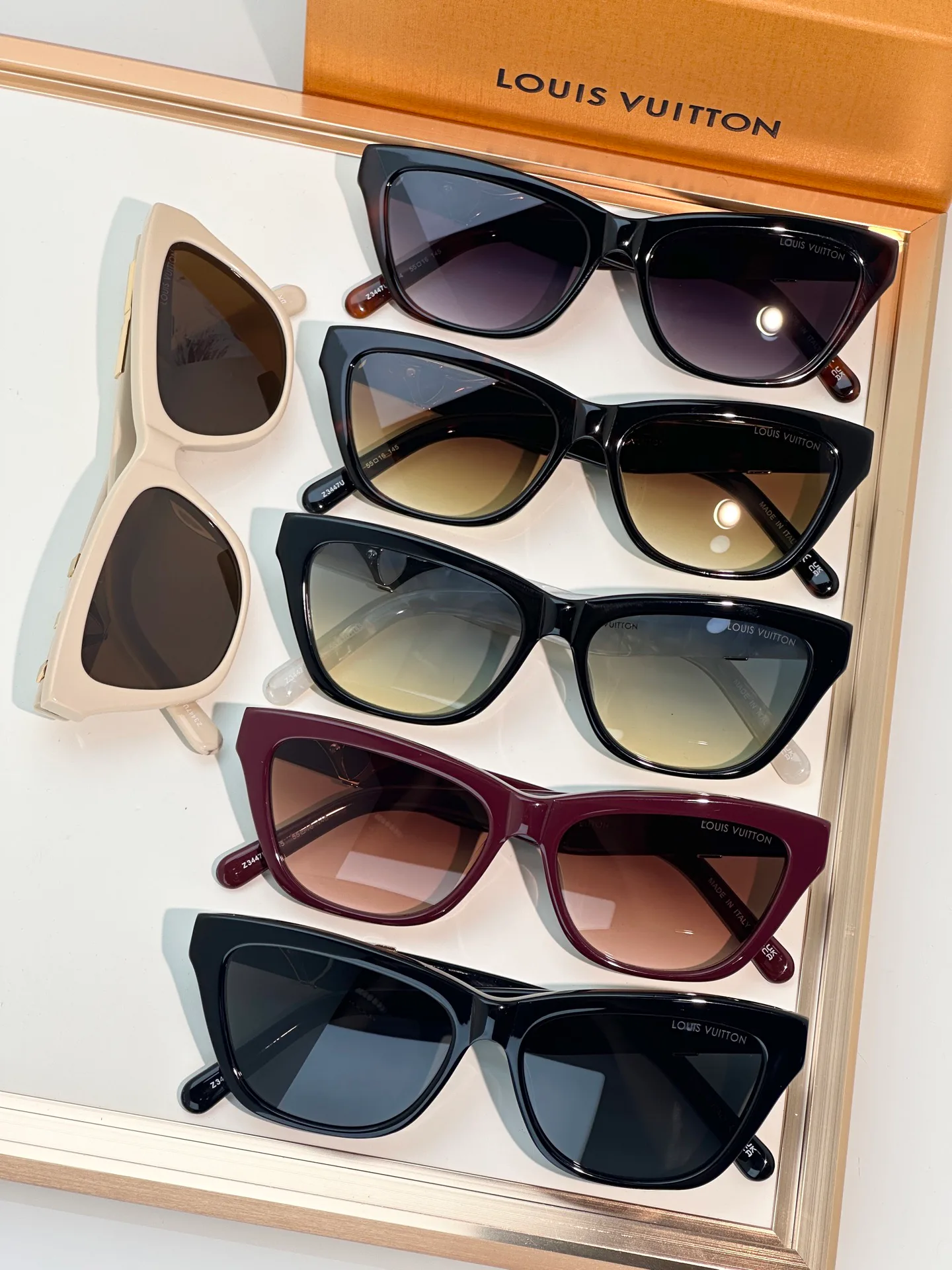 Glasses LOUIS VUITTON 18095233