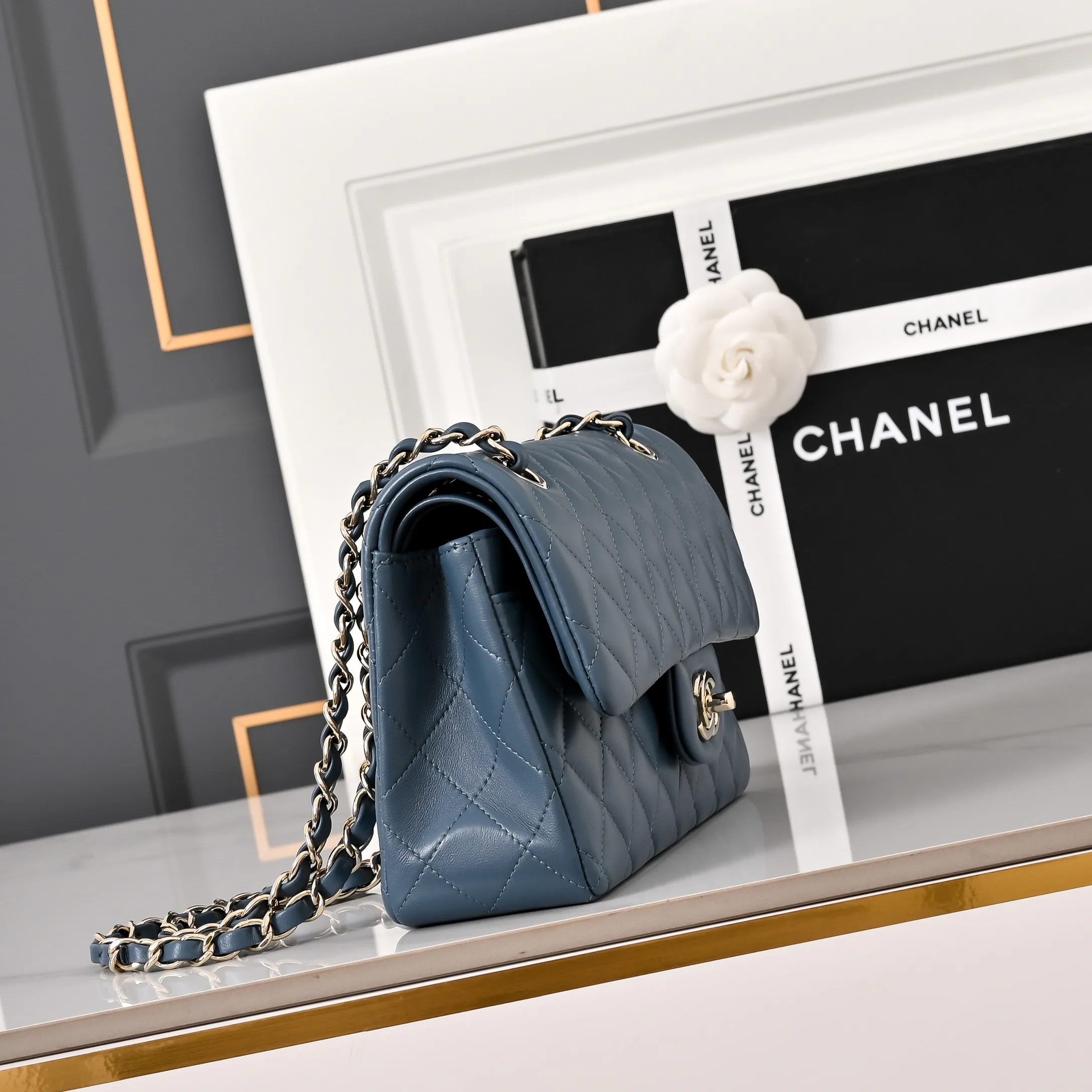 Women's Classic Handbags CHANEL 18307545