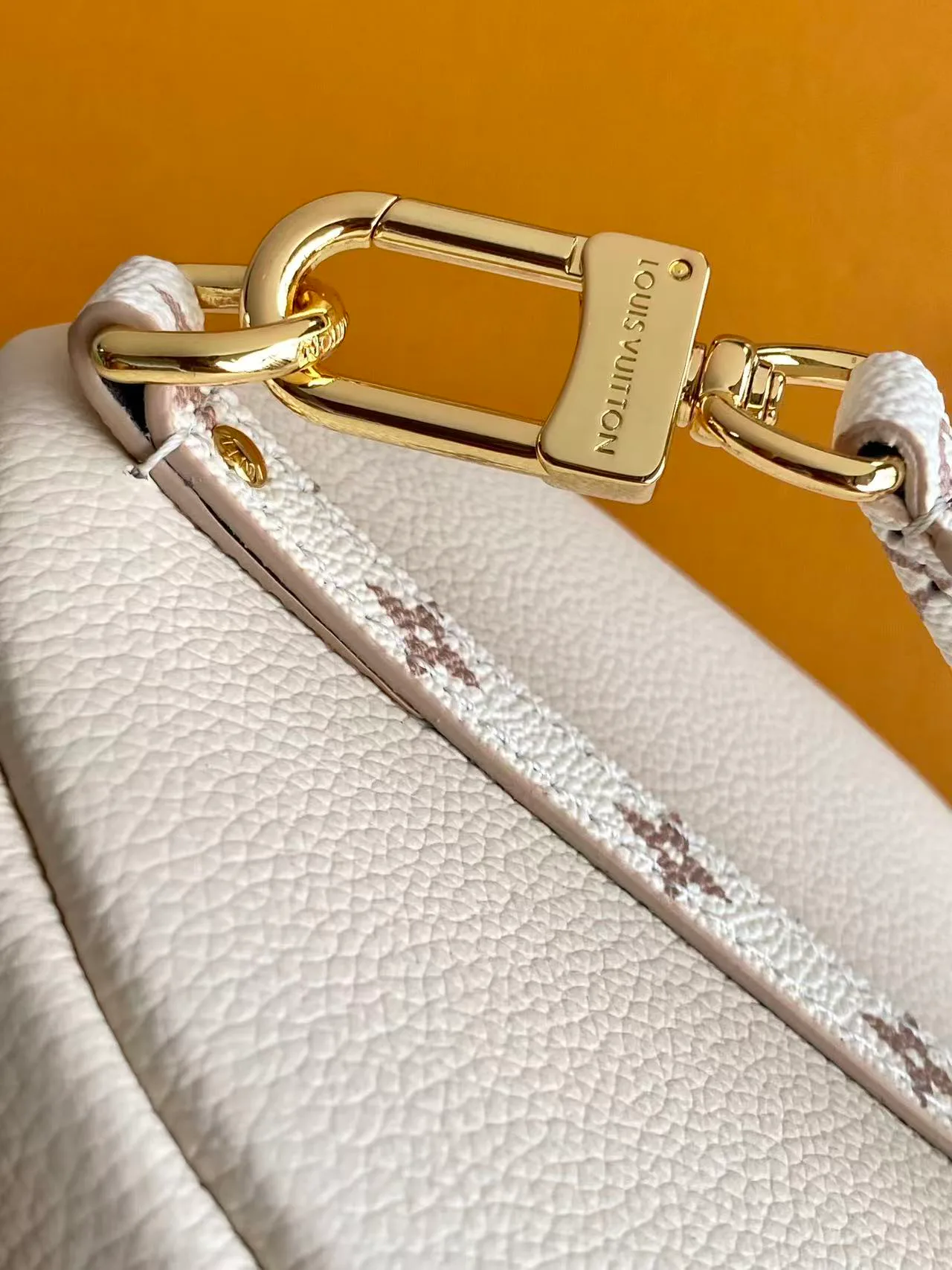 Women's Classic Handbags LOUIS VUITTON 17813547