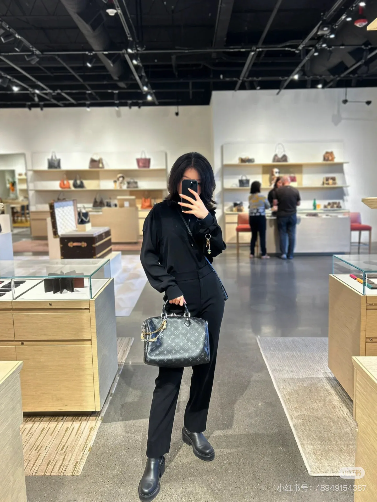 Women's Classic Handbags LOUIS VUITTON 18376584