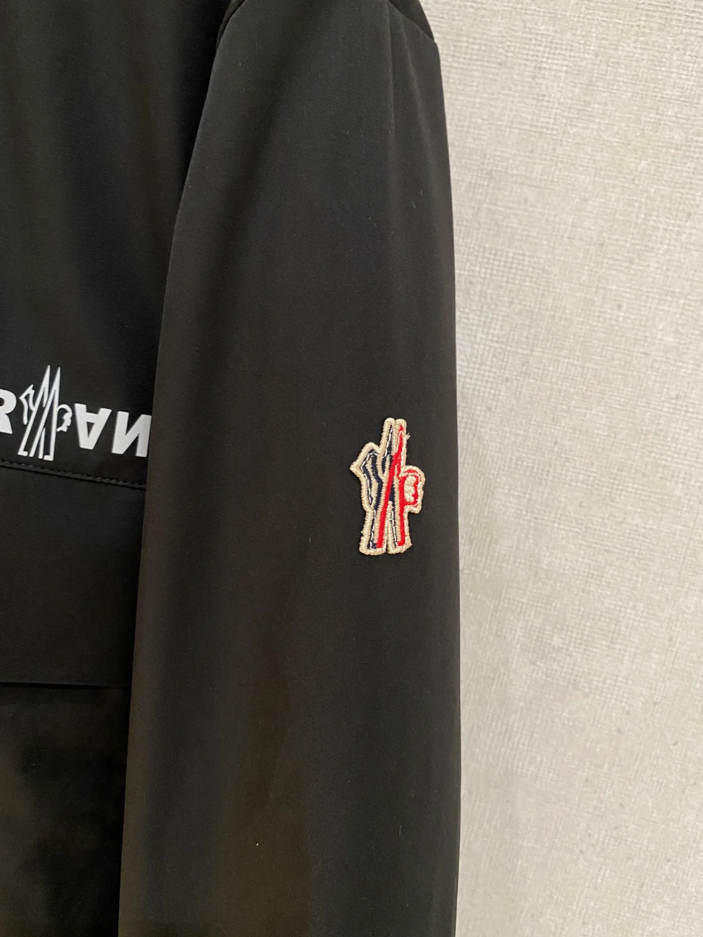 Men's Jackets And Down Jackets MONCLER 18111241