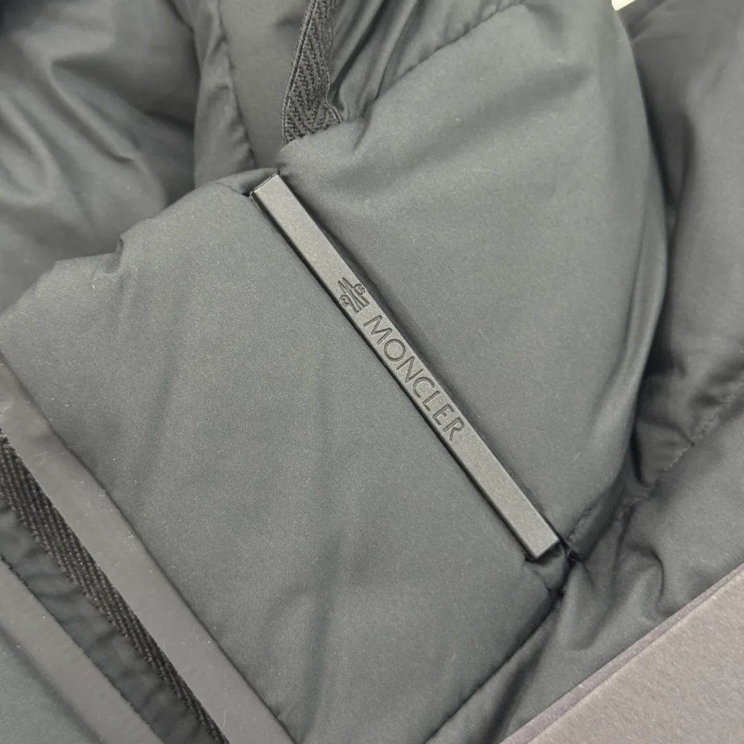 Women's Vests MONCLER 18001989