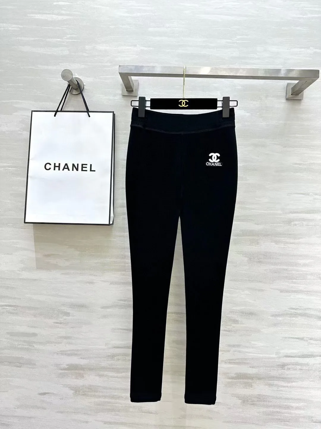 Women's Trousers CHANEL 18276755