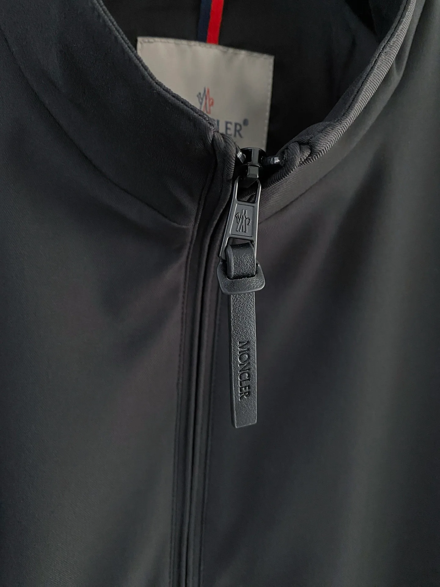 Men's Jackets And Down Jackets MONCLER 18368845