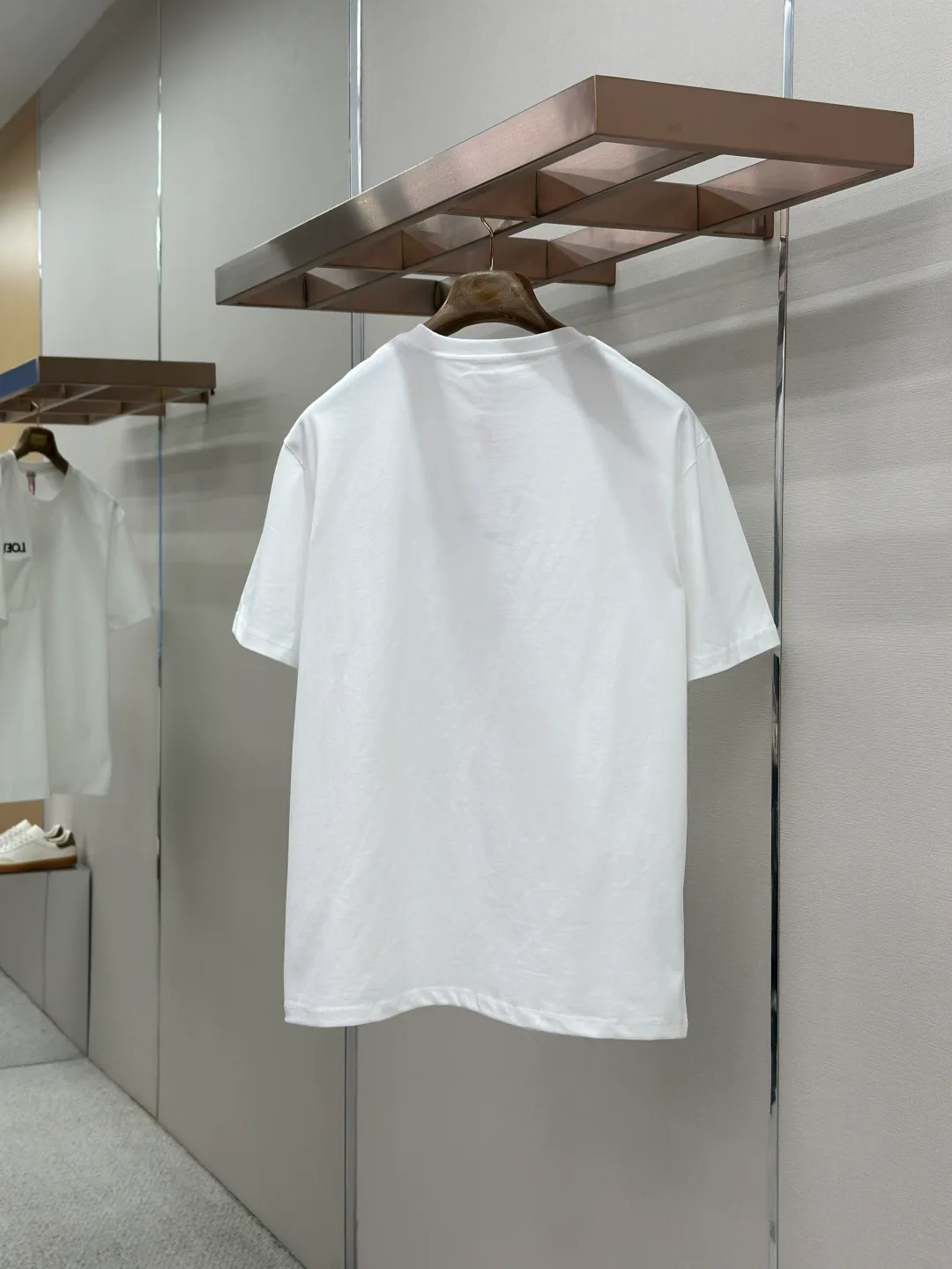 Women's T-Shirts LOEWE 18191139
