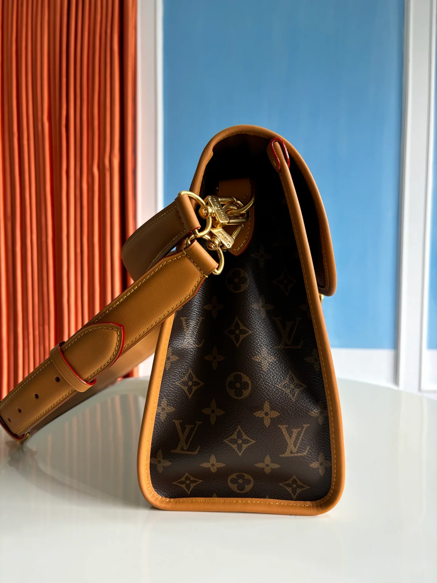 Women's Classic Handbags LOUIS VUITTON 18132417