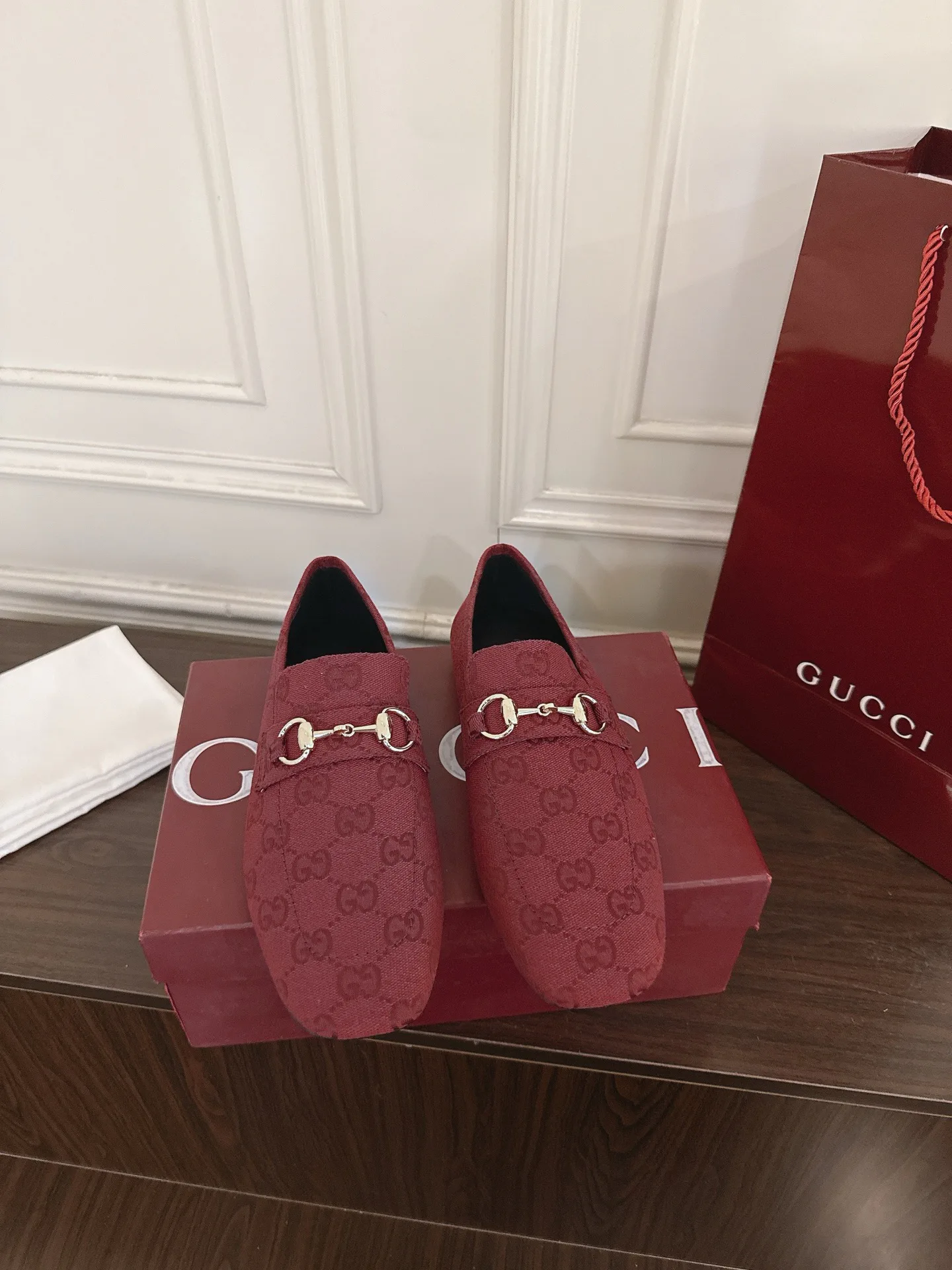 Women's Loafers And Moccasins GUCCI 17956772