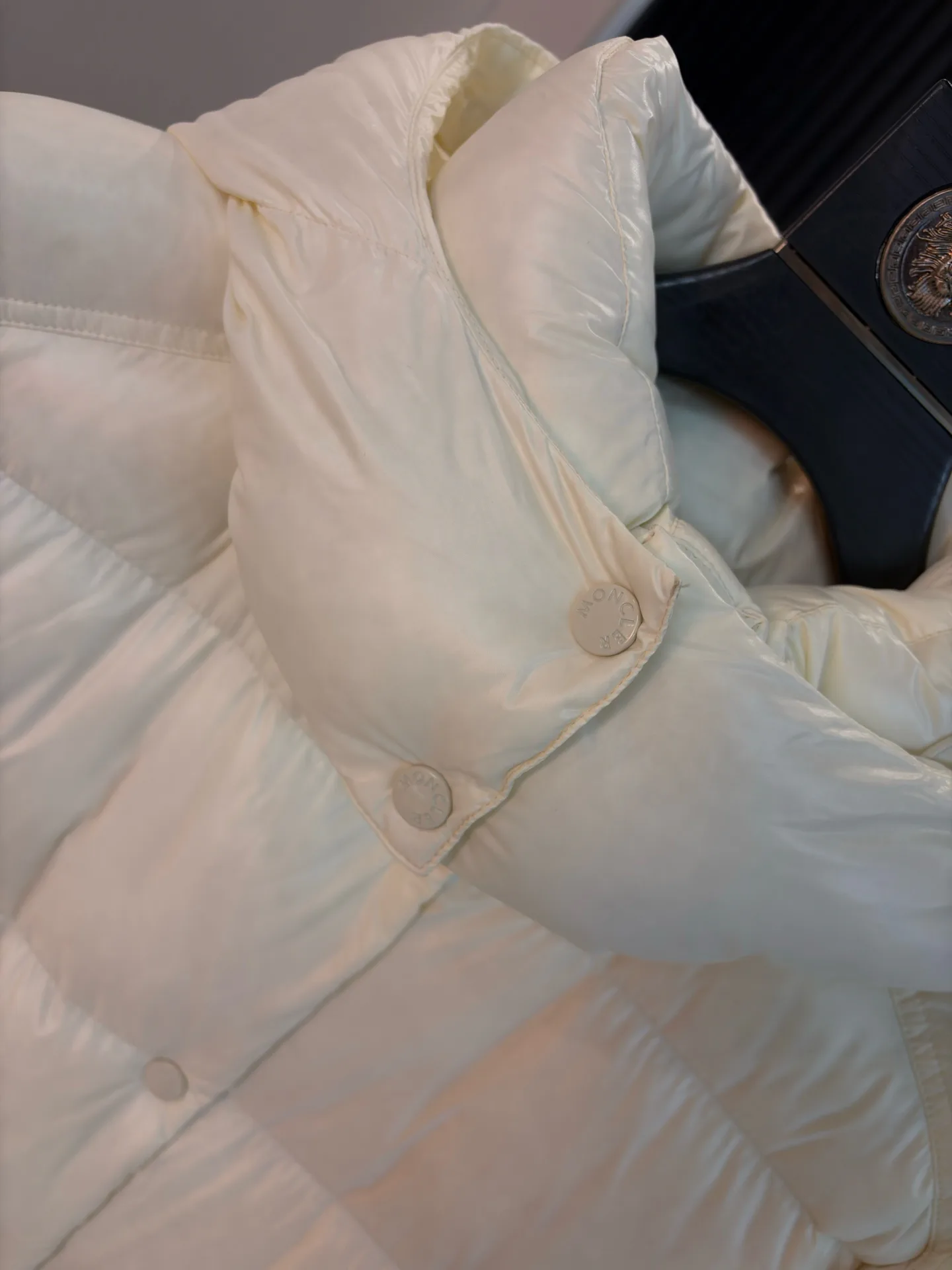 Women's Jackets And Down Jackets MONCLER 18491621