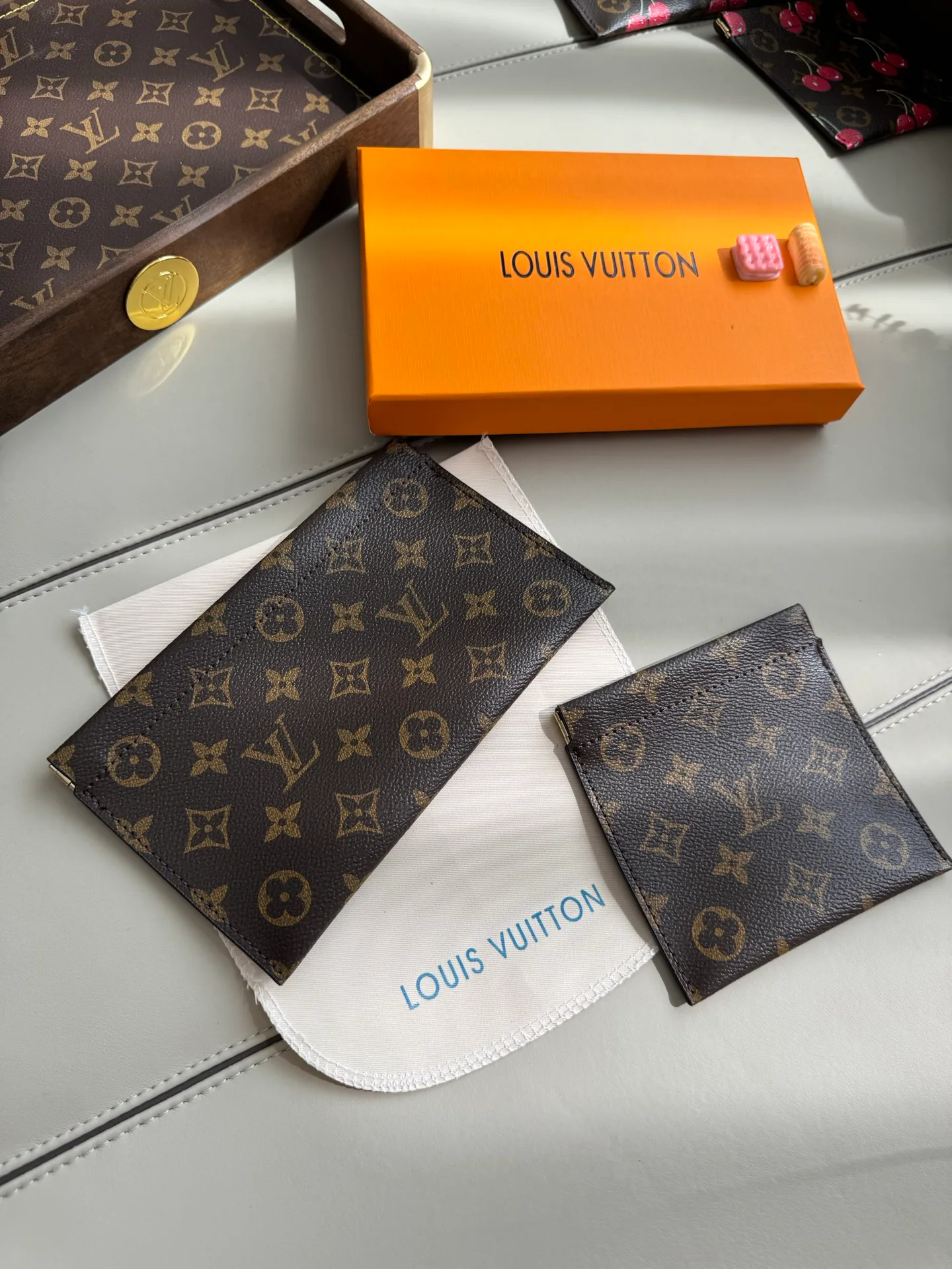 Women's Clutches LOUIS VUITTON 18429620