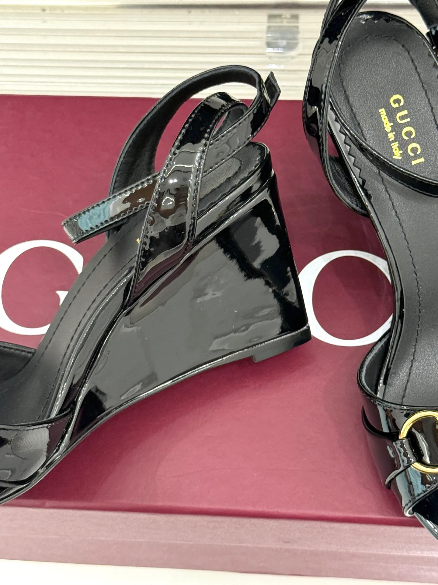 Women's Open-Toe Sandals GUCCI 18034495