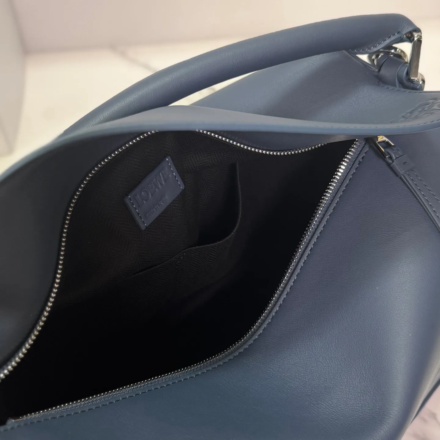 Women's Classic Handbags LOEWE 18030370