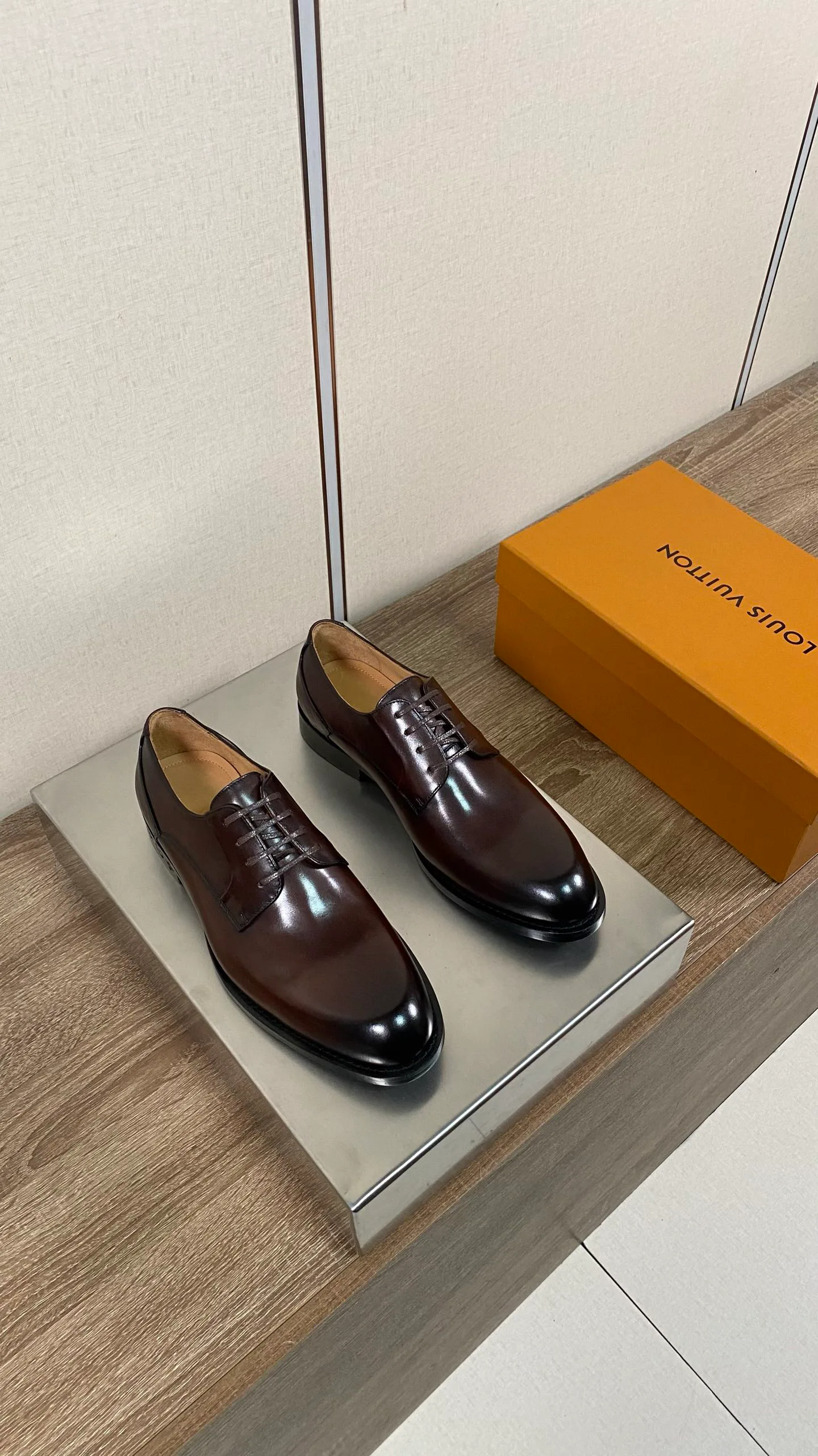Men's Loafers And Dress Shoes LOUIS VUITTON 18078675