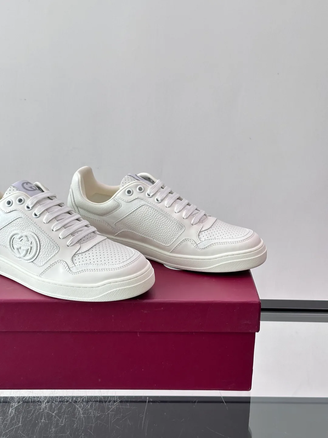 Women's Sneakers GUCCI 18102704