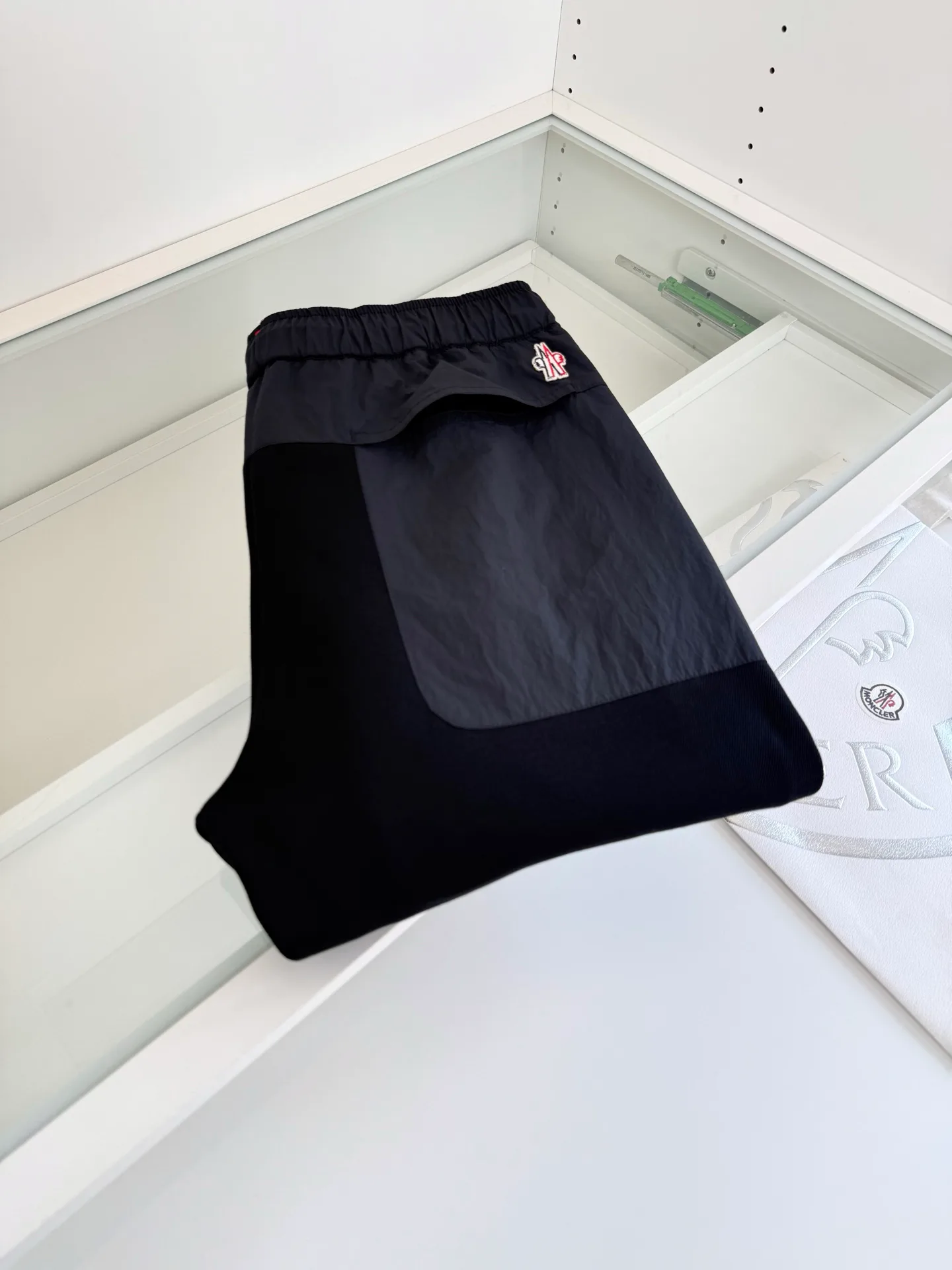 Брюки Мужские Moncler 18620412