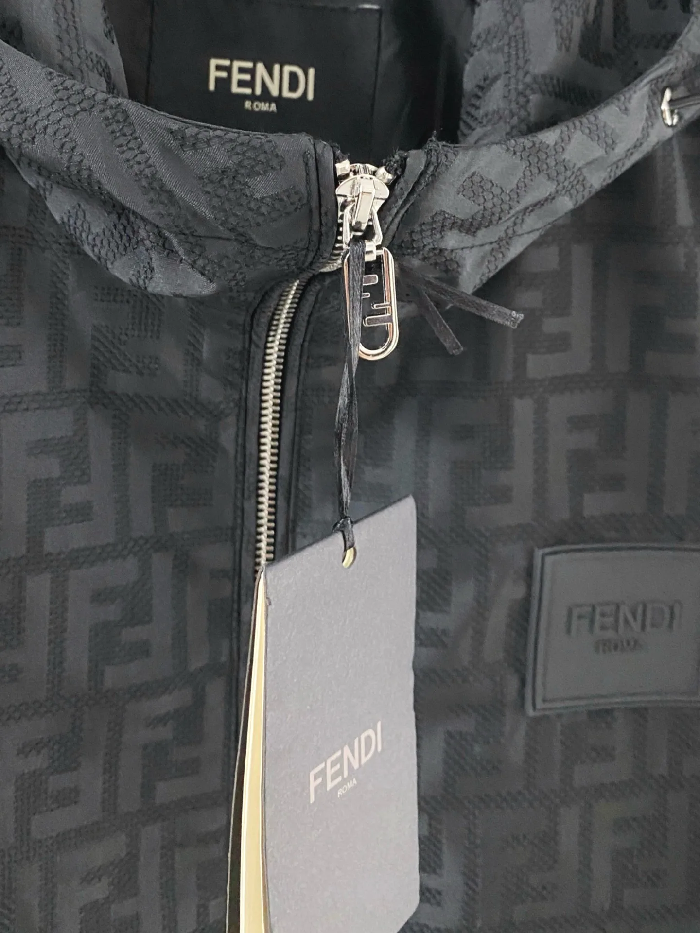 Куртки И Пуховики Мужские Fendi 18609316