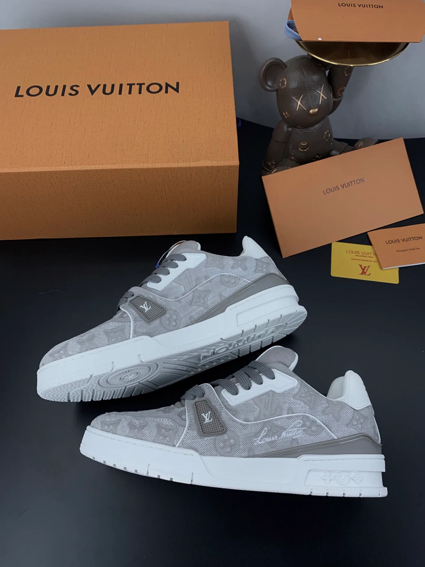 Women's Sneakers LOUIS VUITTON 17545276