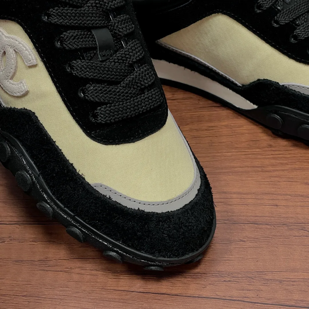 Women's Sneakers CHANEL 18000601