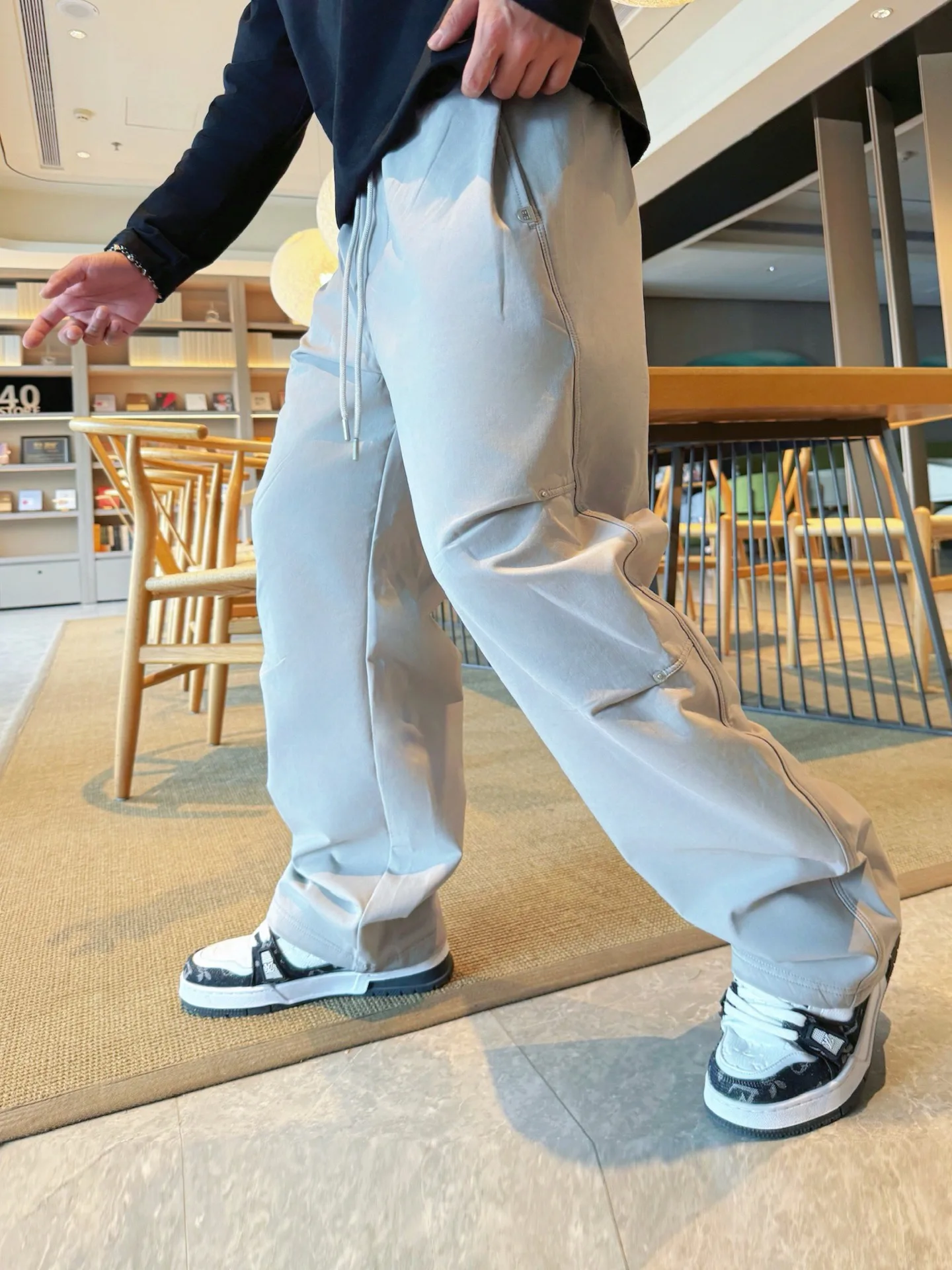 Men's Trousers BALENCIAGA 18345785