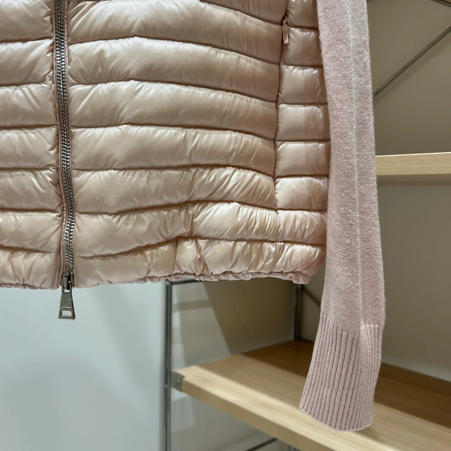 Women's Jackets And Down Jackets MONCLER 18043622