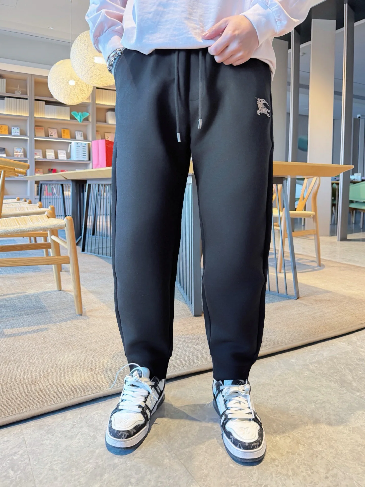 Men's Trousers BURBERRY 18345754
