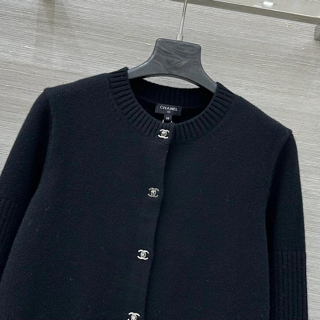 Women's Jumpers And Sweaters CHANEL 18027202