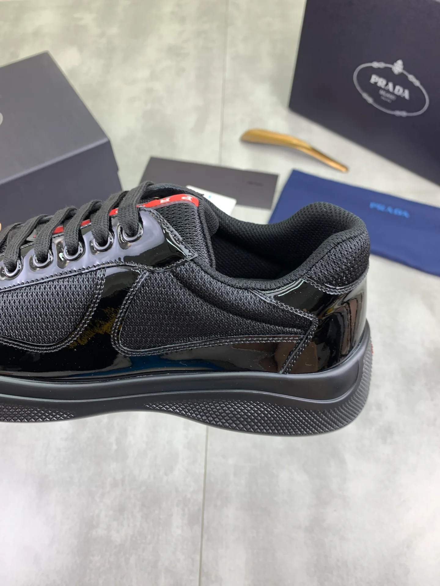Men's Sneakers PRADA 18365158